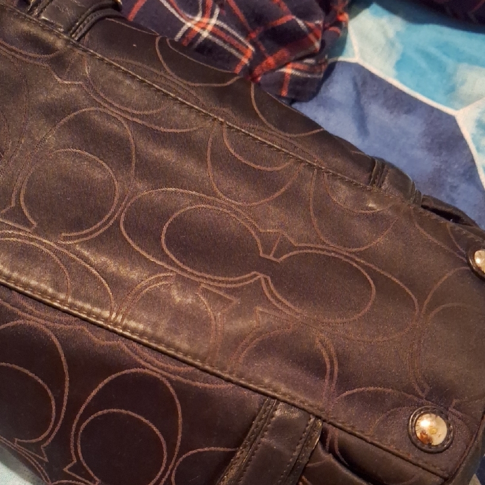 Coach Black Shoulder Bag with Gold Hardware - Picture 6 of 6